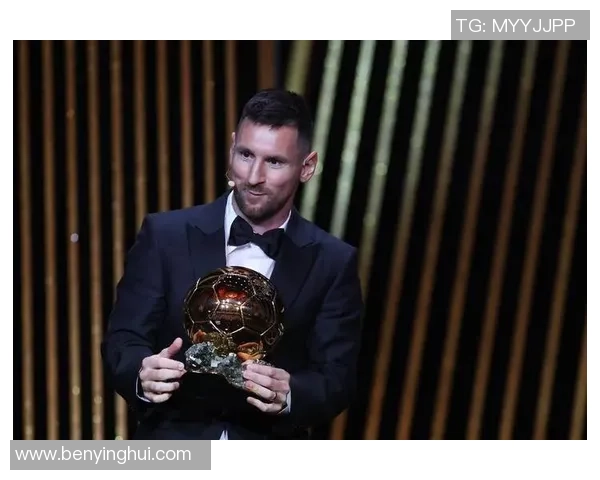 足球明星梅西的艺术之旅：用画笔描绘绿茵传奇与激情瞬间