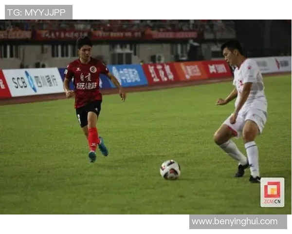 激情四溢的绿茵场上演绎一场巅峰对决的足球盛宴 激情四溢的绿茵场上演绎一场巅峰对决的足球盛宴