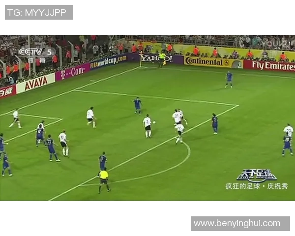 男子足球比赛精彩瞬间捕捉展现运动激情与团队精神的完美结合